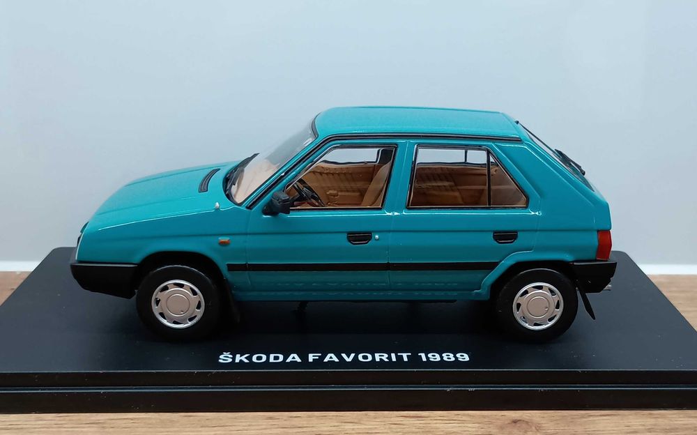 Model Skoda Favorit 1/24 Hachette PRL