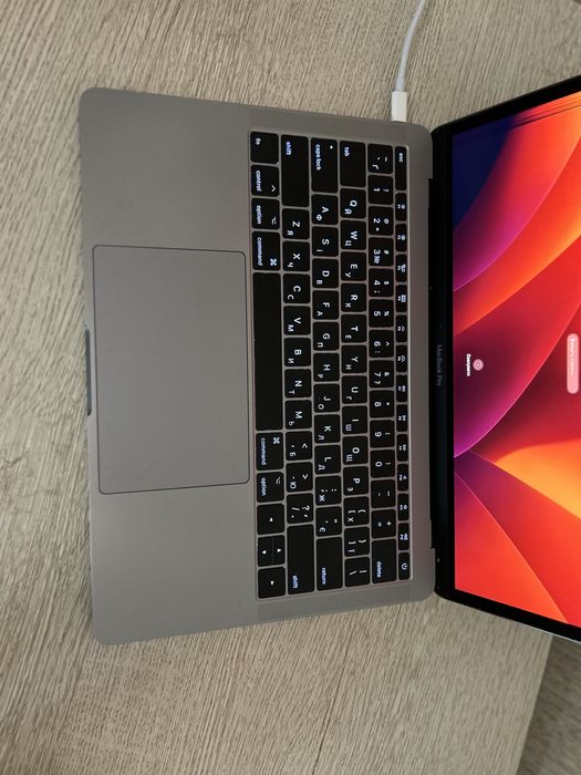 Macbook pro 2017 8/128 a1708