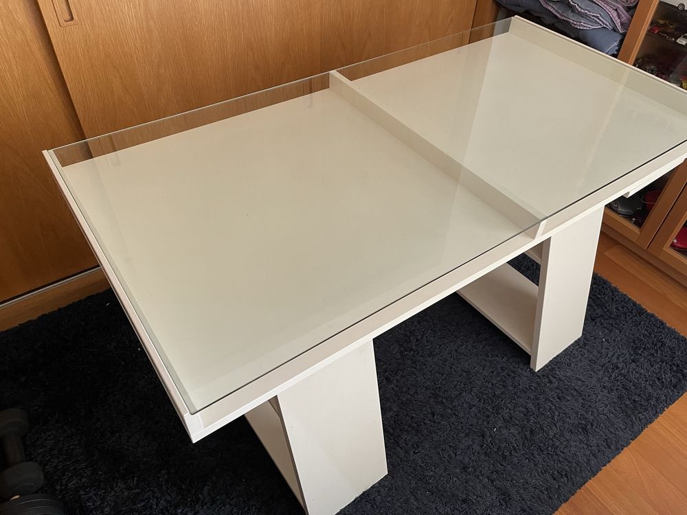 Secretaria cavalete IKEA