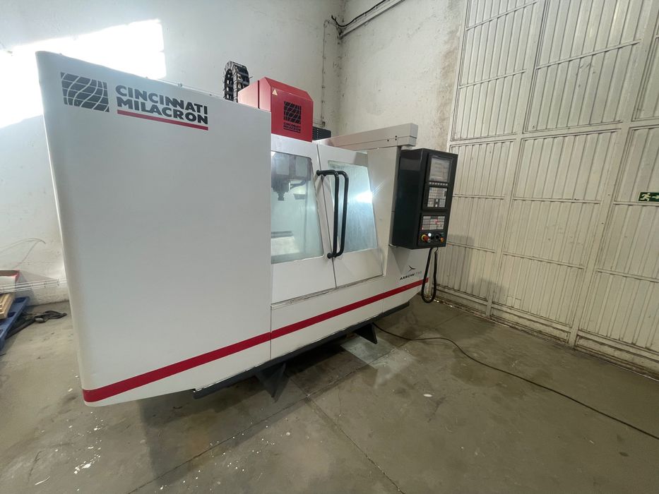 Centro de maquinação Cincinnati Arrow 750