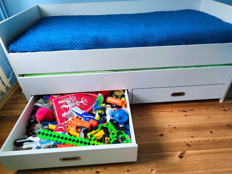 Łóżko dwuosobowe wysuwane od stolarza