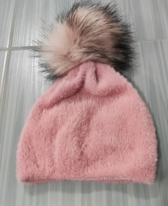 Nowa czapka apaka różowa pompon