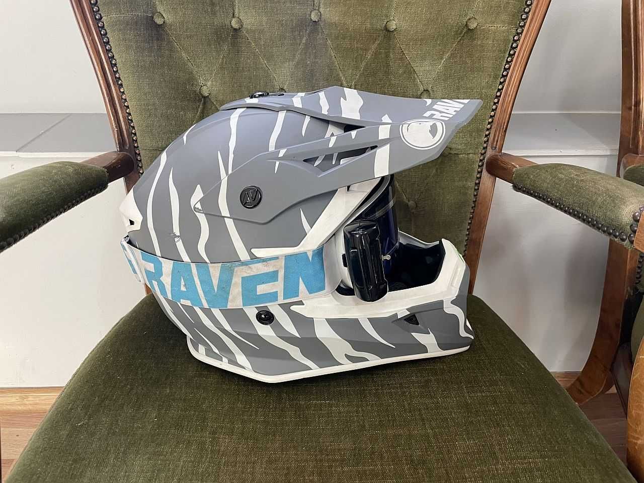 Kask Raven + Google ! Stan Bardzo Dobry !