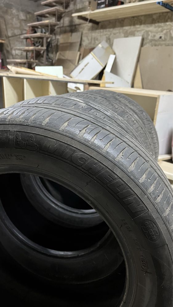 MICHELIN R15 195/60