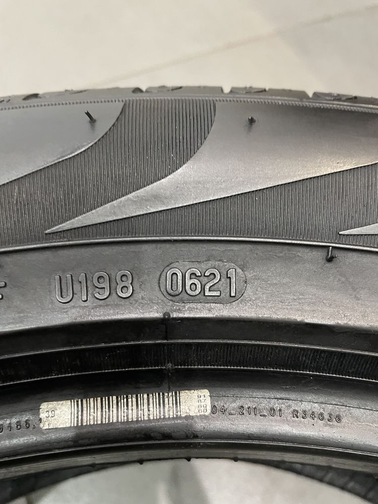 235/50 R19 Pirelli Scorpion Verde Seal inside