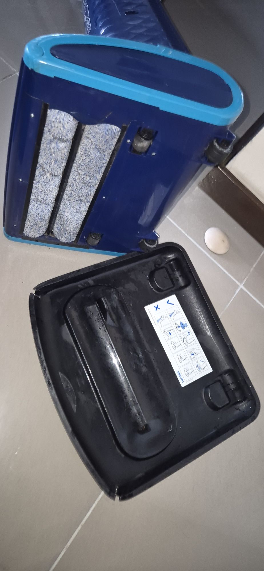 Philips Aquatrio Pro FC7080/01 odkurzacz do pracy na mokro i na sucho