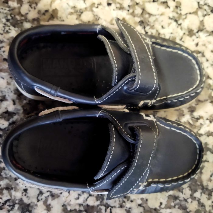 Sapato azul de criança