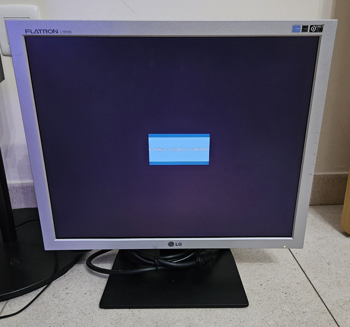 Monitor 19" LG L1919S