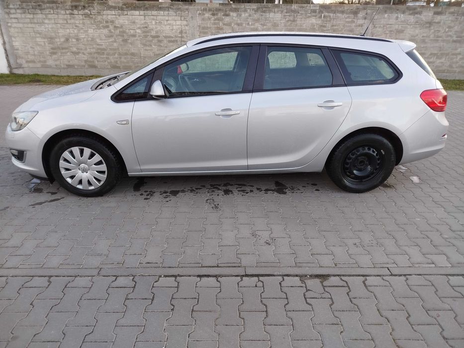 Opel Astra J 1,7cdti Sports Tourer 130kM