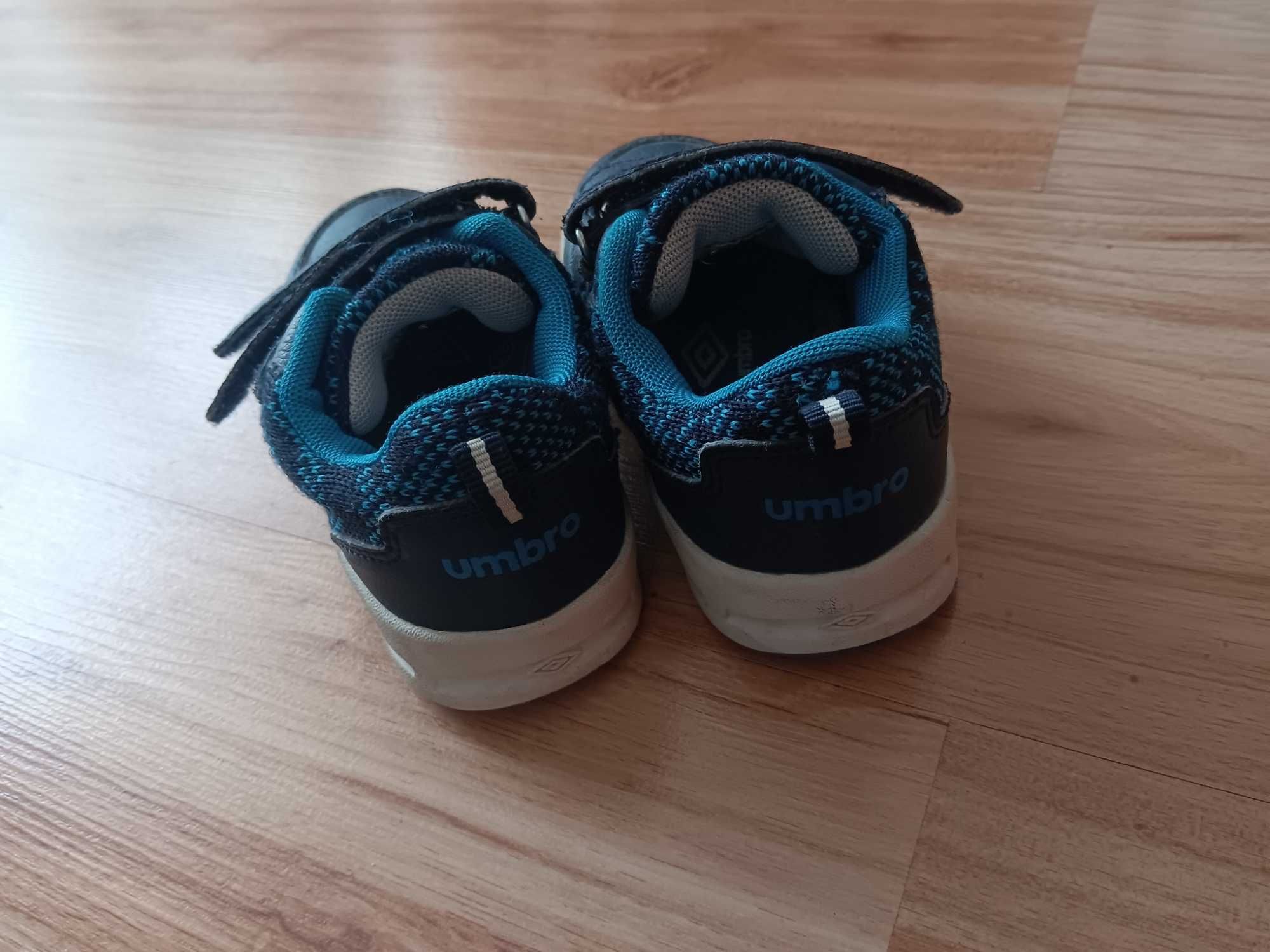 Buty dziecięce Umbro, rozm. 27, wkładka 17,2 cm