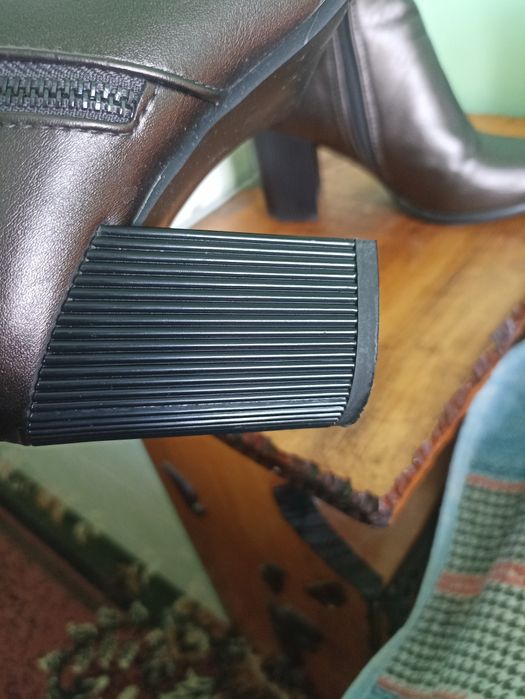 Ботінки жіночі ,черевики,напівчеревики  осінь весна.