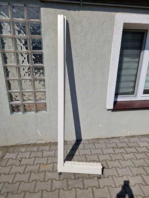 Regał sklepowy, metalowy, noga 210 cm, stopa.50 cm-200 sztuk