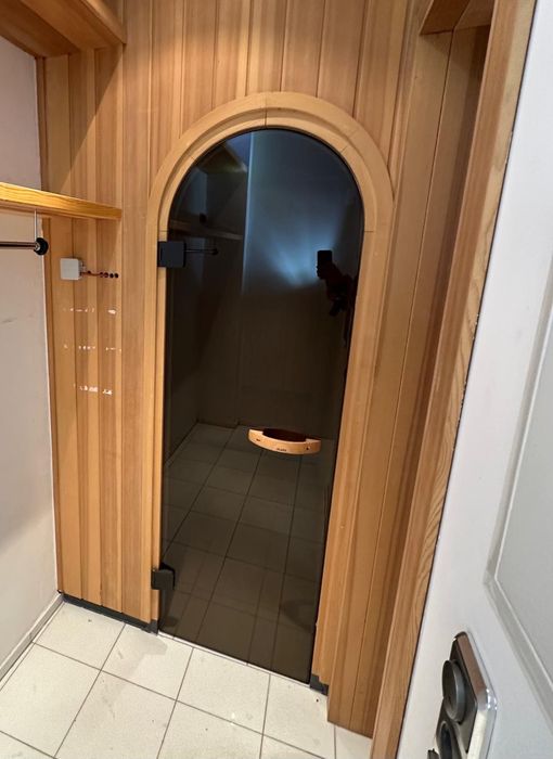 Sauna sucha Klafs drewno idealna zaokrąglone wejście szkło hartowane