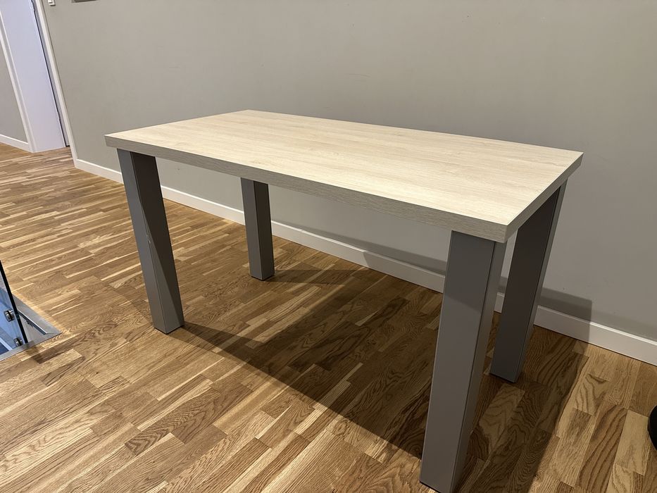 Stół kuchenny, do jadalni