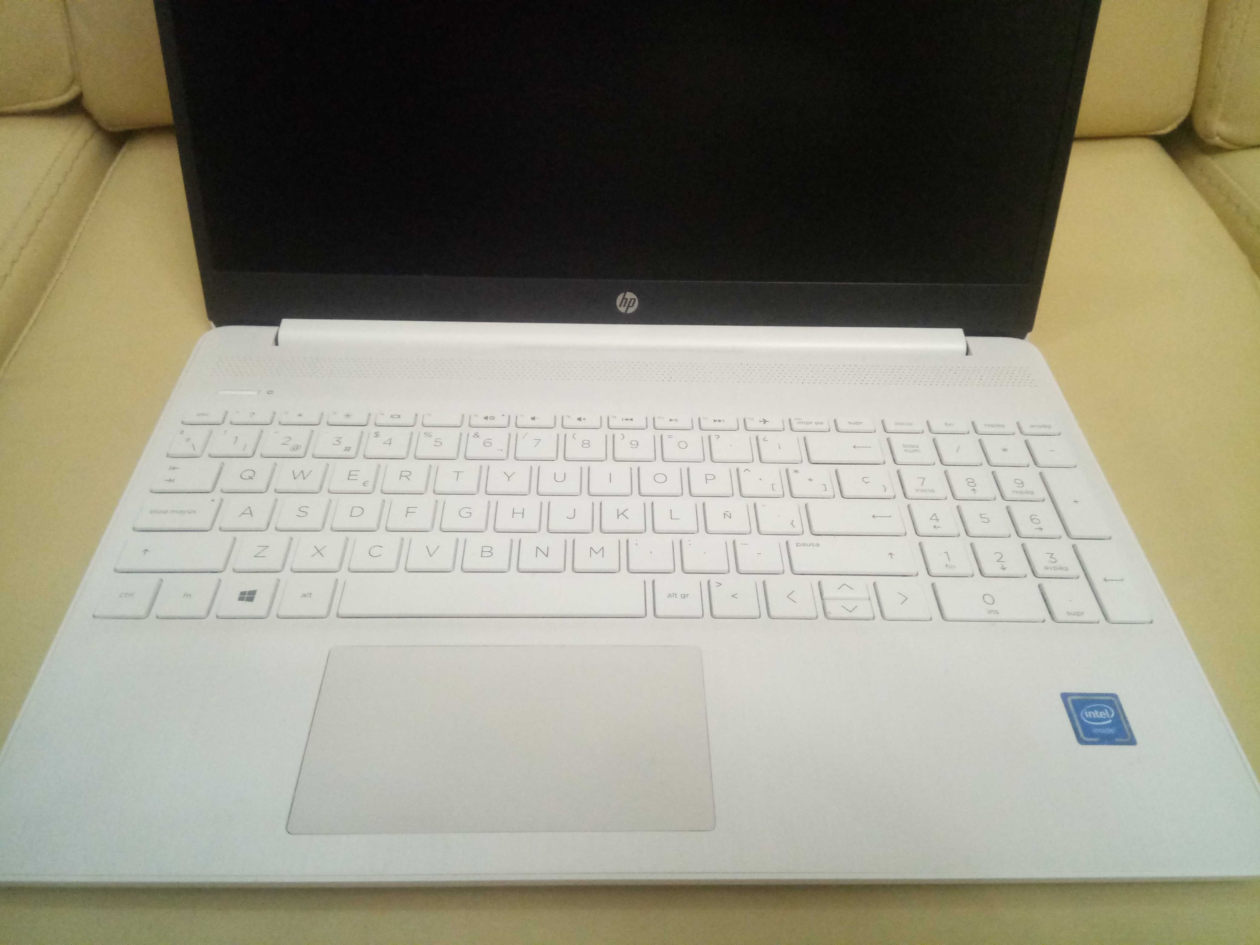 HP Laptop Branco c/ Novo 15"6