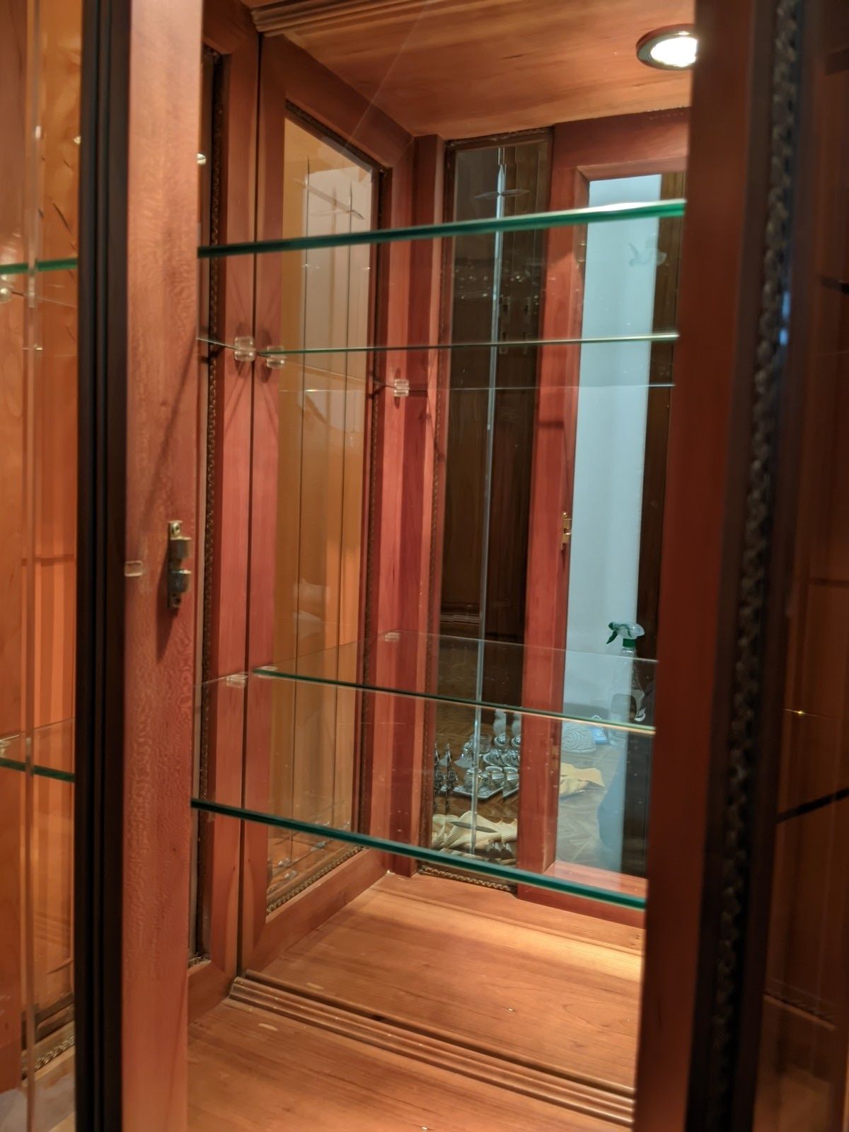 Móvel vitrine decorativo