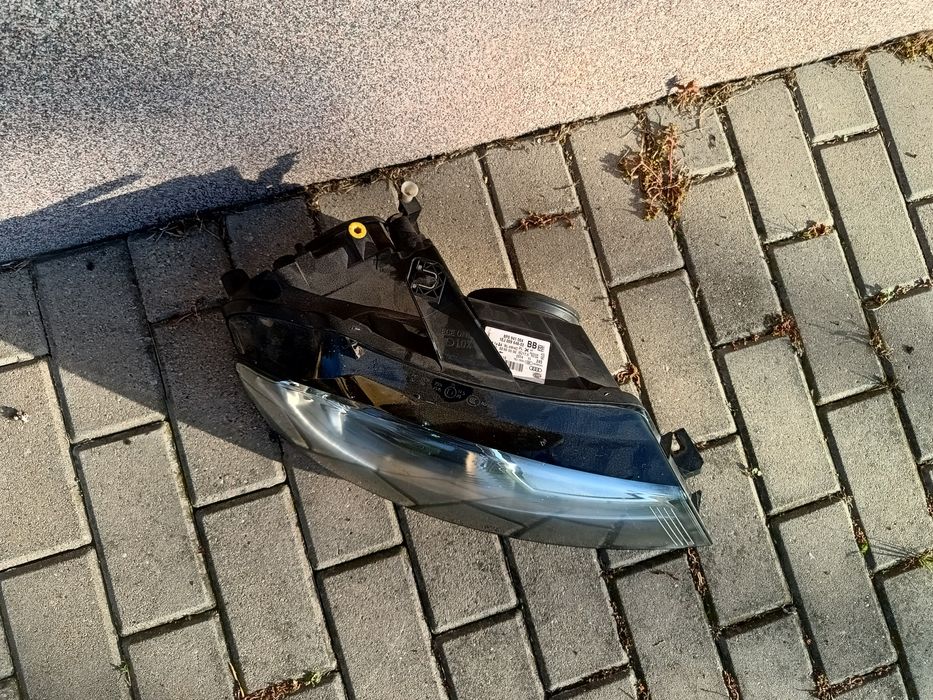 Lampa prawa prawy przód Audi A3 8P LIFT EU ładna oryginalna części
