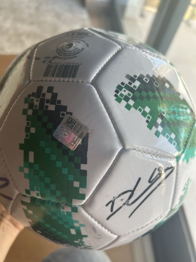 Bola autografada pelo plantel Sporting 24/25