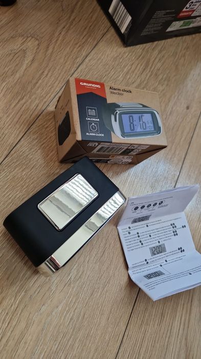 Nowy zegarek z budzikiem Grundig