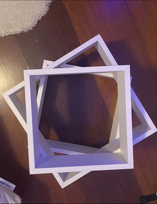 Prateleiras de parede em cubos
