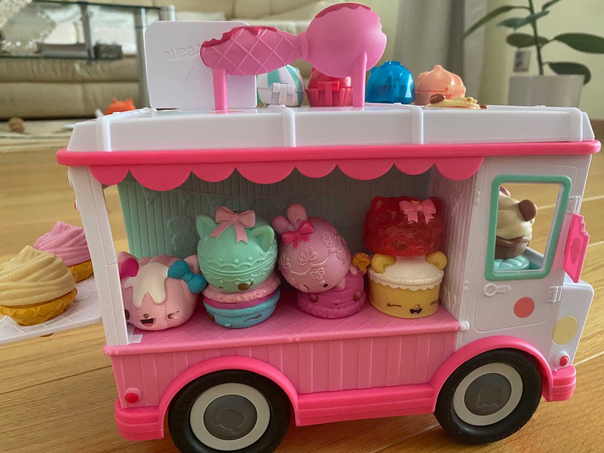 Autobus i figurki Num Noms