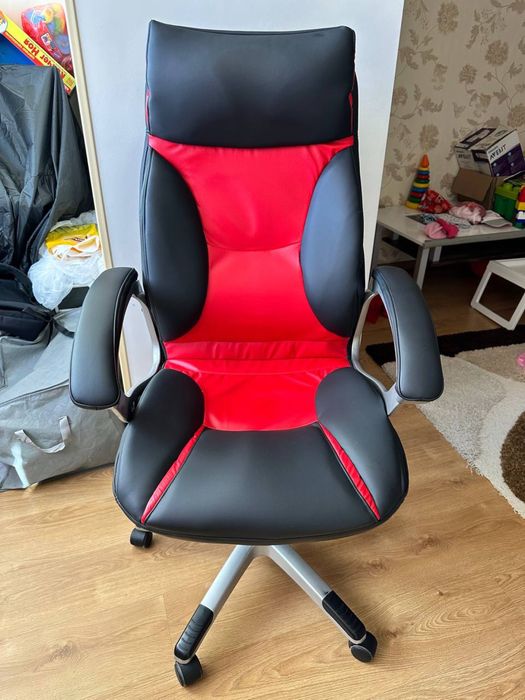 Компʼютерне, офісне крісло Styl Verona