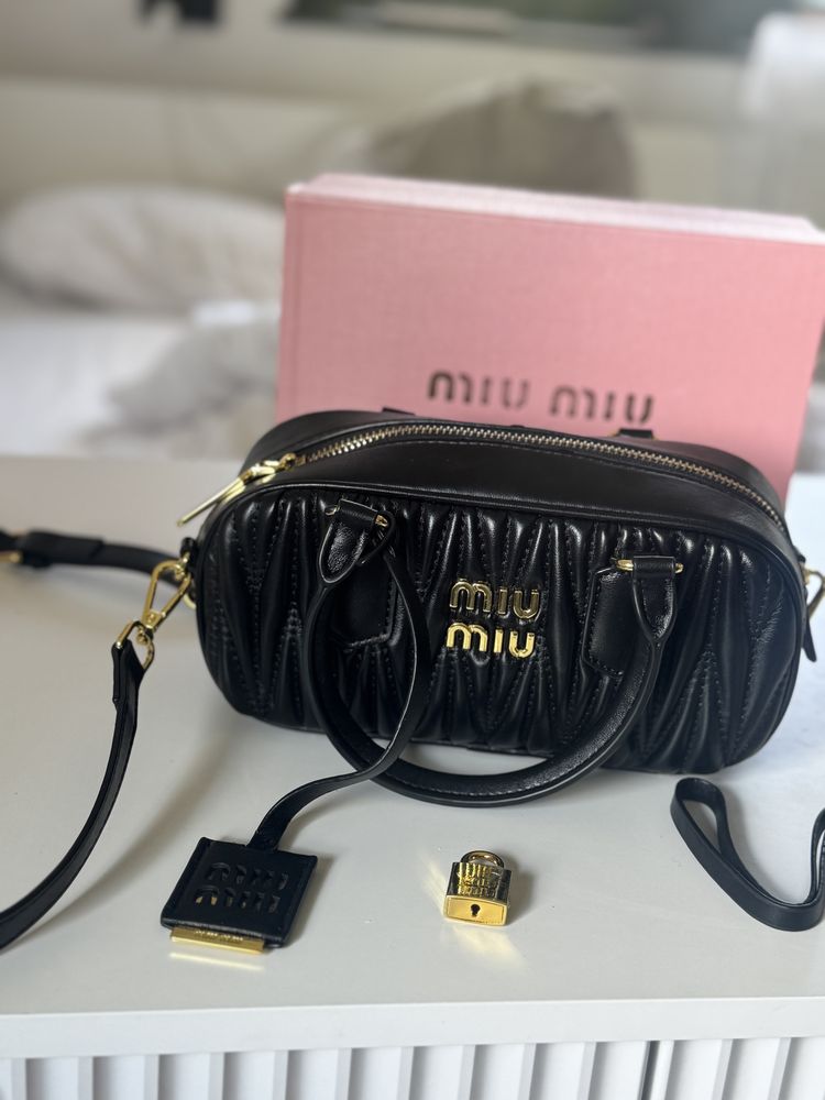 Torba torebka MIU MIU z naturalnej skory