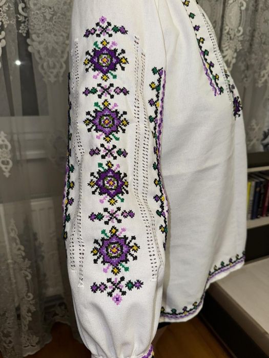 Продам вишиту сорочку.