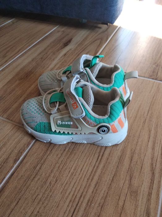 Кросівки дитячі 25 розміру