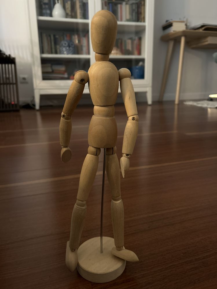 Boneco de madeira maleável