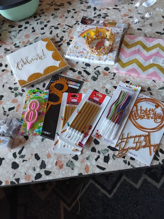 Атрибутика,Корона на торт, топер на торт ! Ціна за Все!