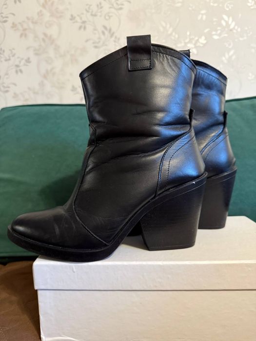 Шкіряні зимові чоботи (козаки) 39 розмір