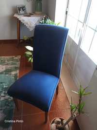 Cadeiras de Sala Jantar em Cerejeira e veludo azul.