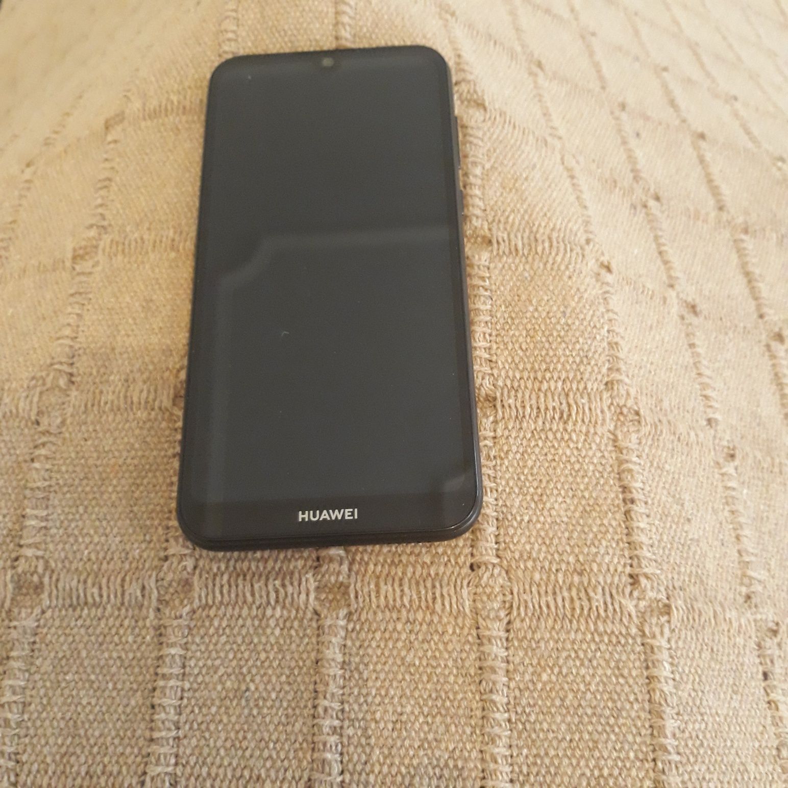 Vendo telemovel marca Huawei Y5 novo está  na caixa