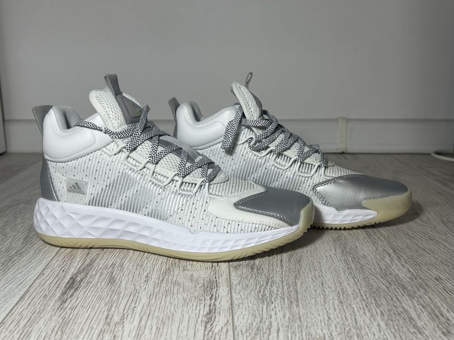 Adidas oryginalne nowe do koszykówki damskie Lightstrike rozmiar39 1/3