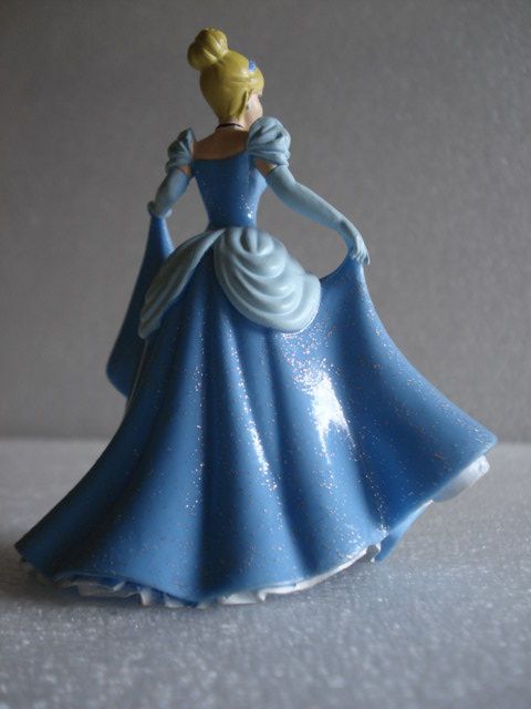 Antiga Cinderela - Disney figura pintada a mão.