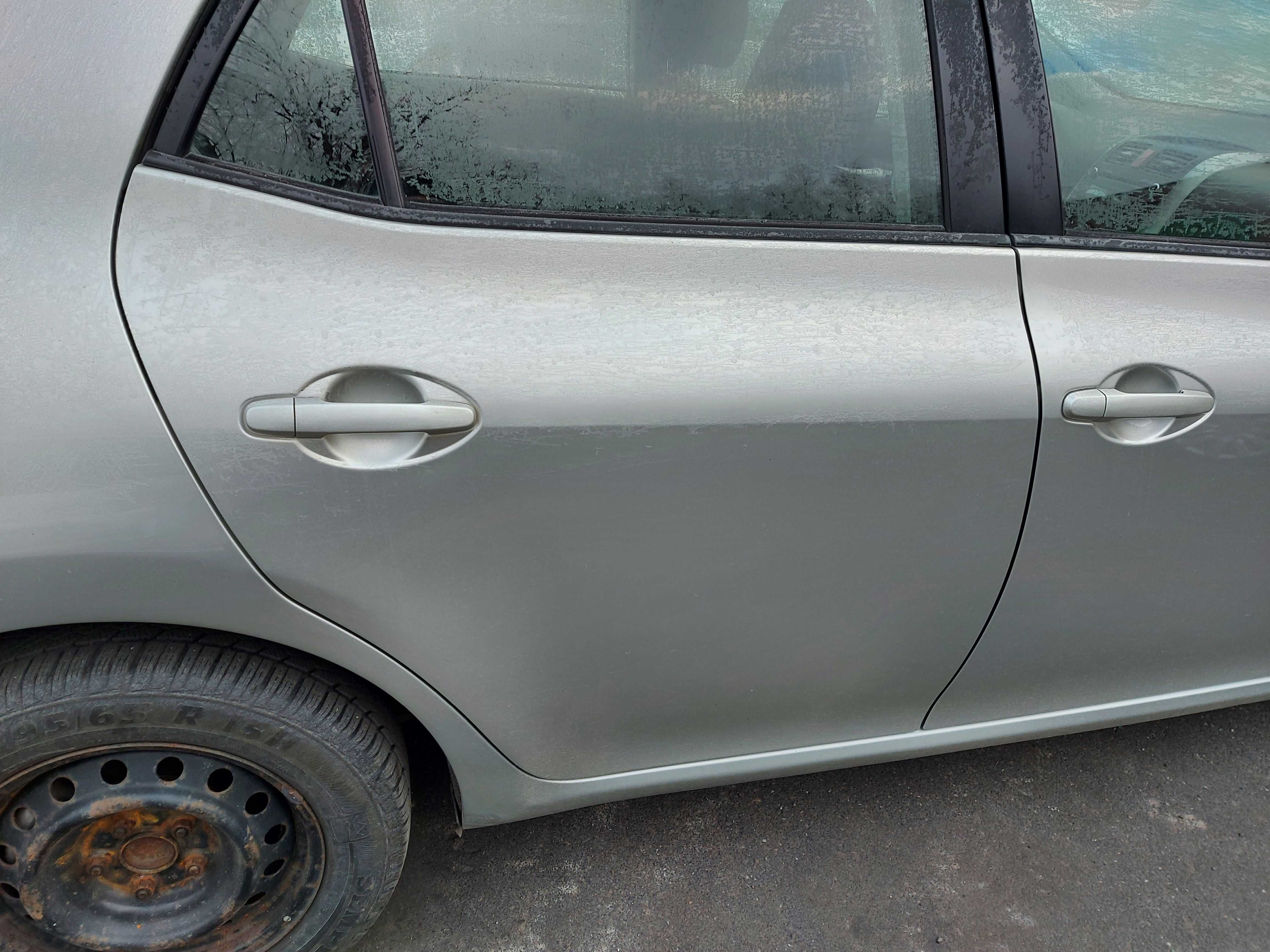 Toyota Auris I 1C0 drzwi tylne HB FV transport/dostawa