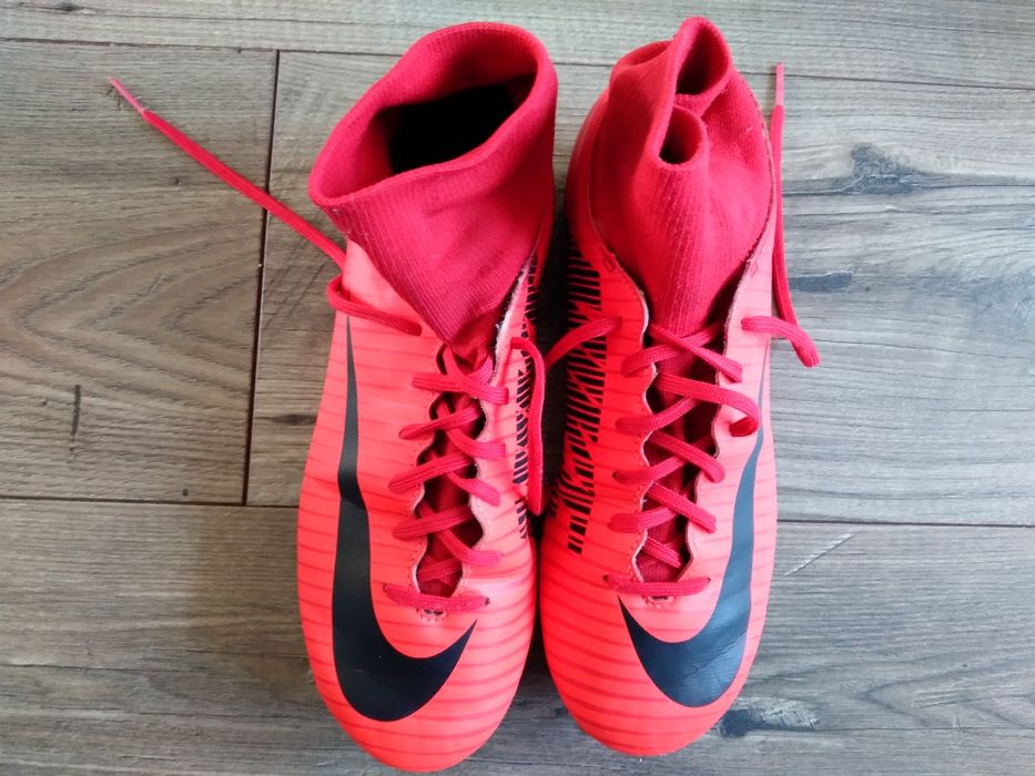 Korki nike mercurial czerwone