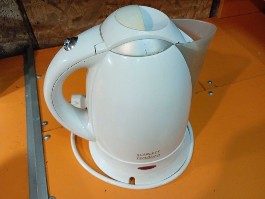 Продам Электрочайник SCARLETT SC-1029