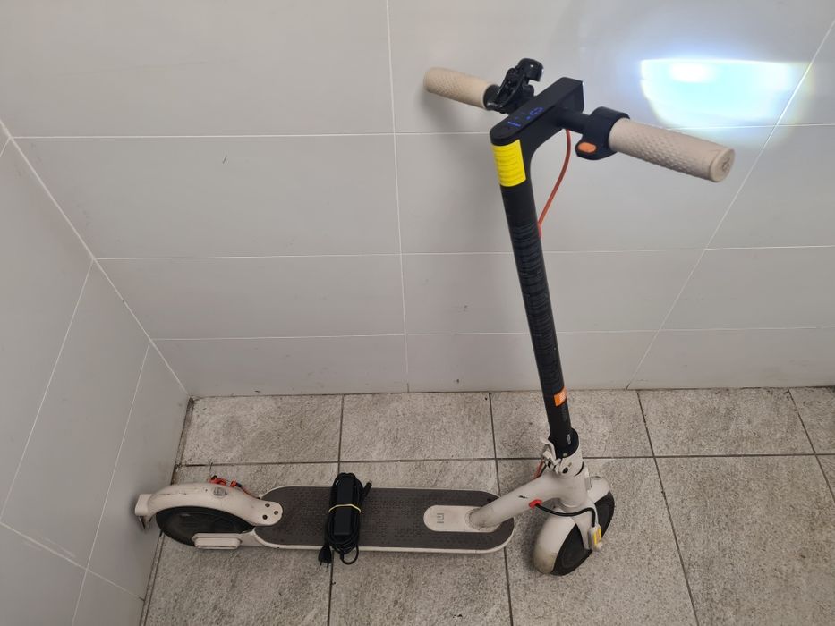 Электросамокат Xiаomi MI Electric Scoter 3 Grey. Передний привод.