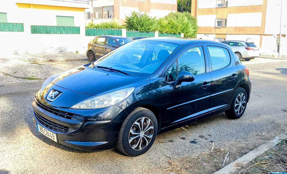 Peugeot 207 1.4cc Trendy - Distribuição nova