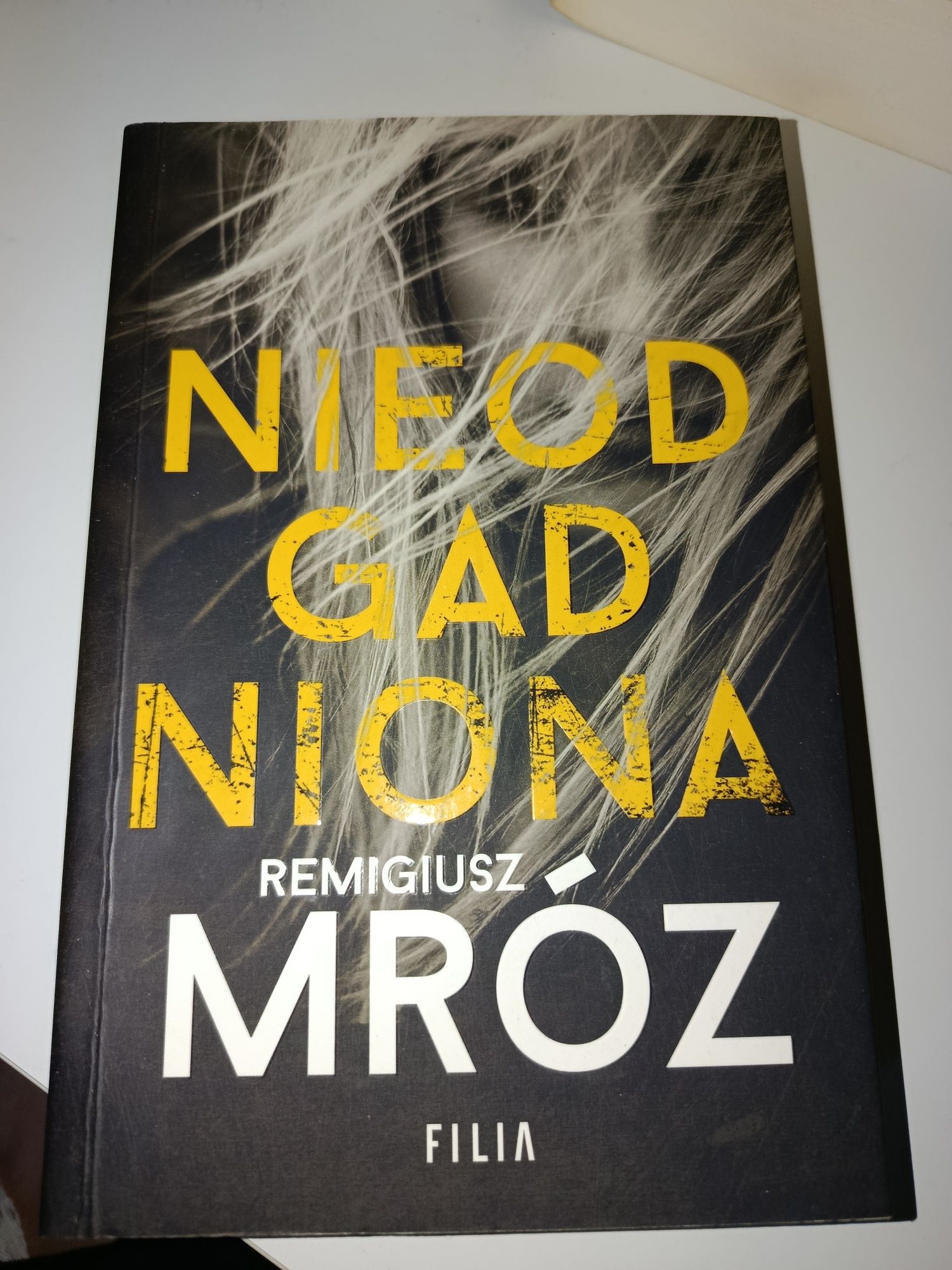 R.Mróz ,,Nieodgadniona,,