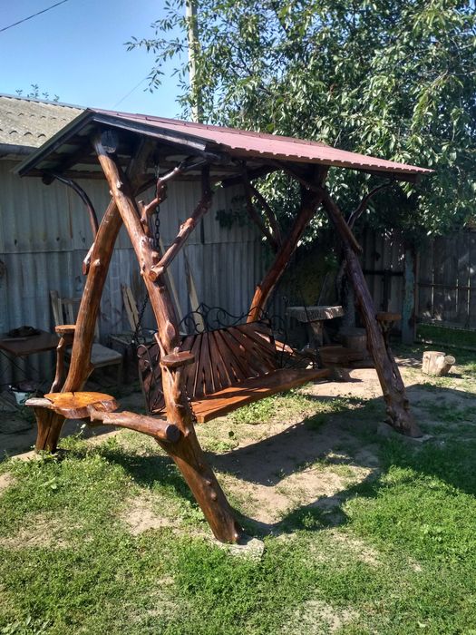 Декоративна гойдалка з дерева