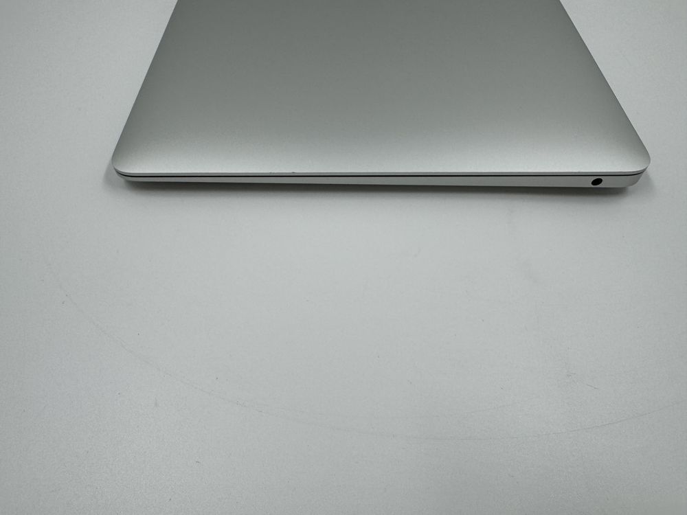 Ідеальний Apple Macbook Air 13 2020 M1 8GB RAM 256GB SSD IL4668