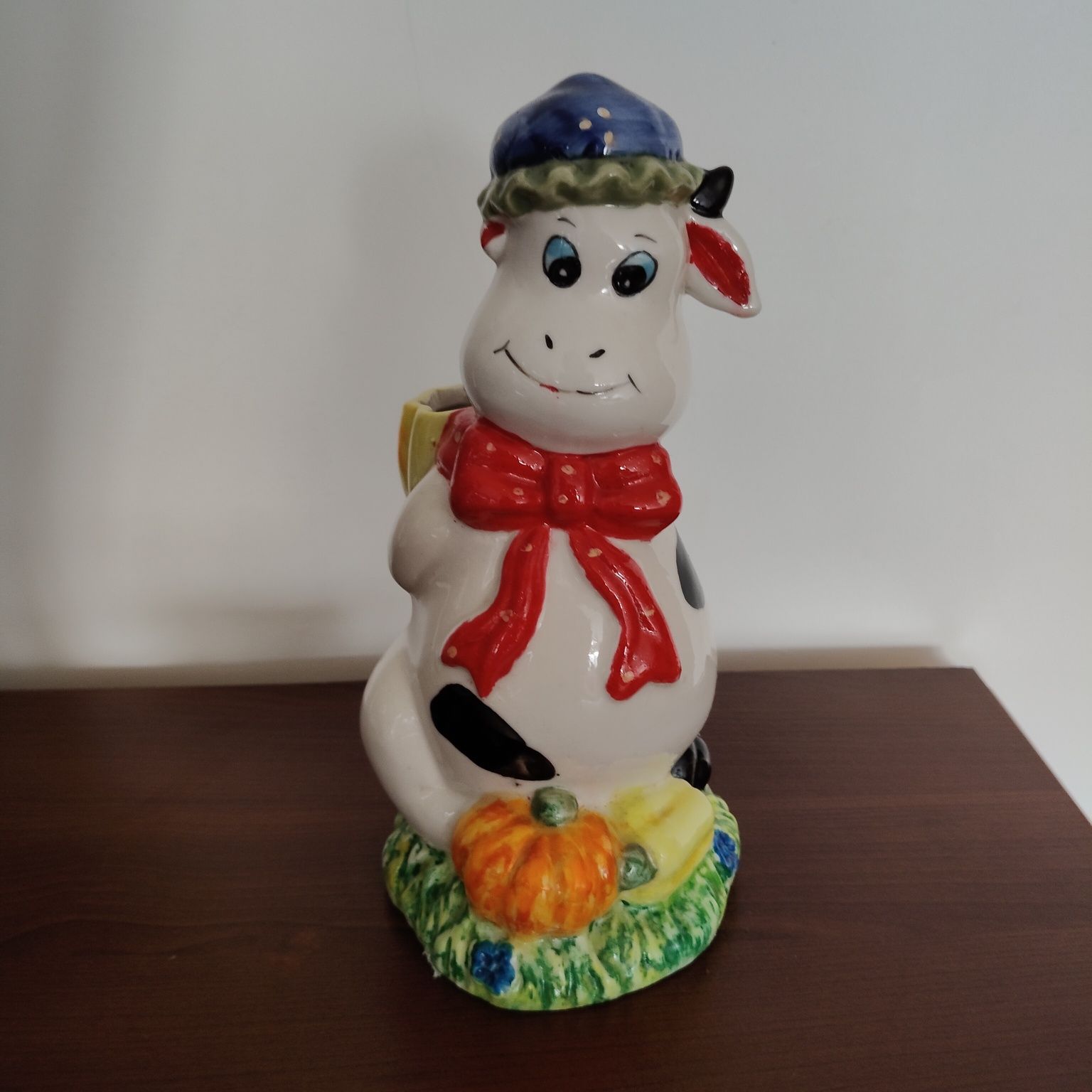 Ceramiczna krówka.