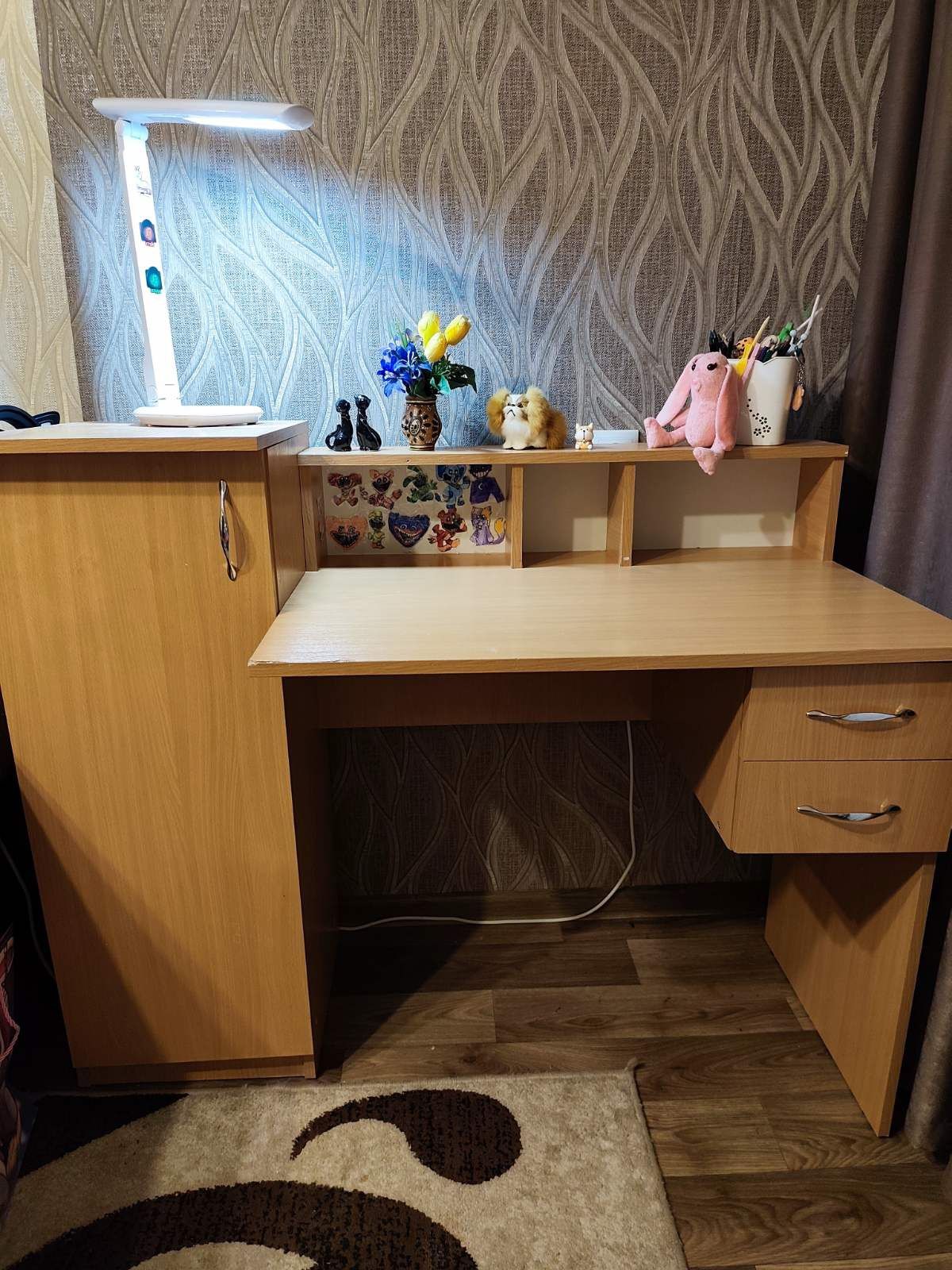 Стіл  письмовий з тумбою