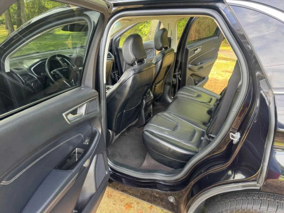 Ford Edge Titanium      2019