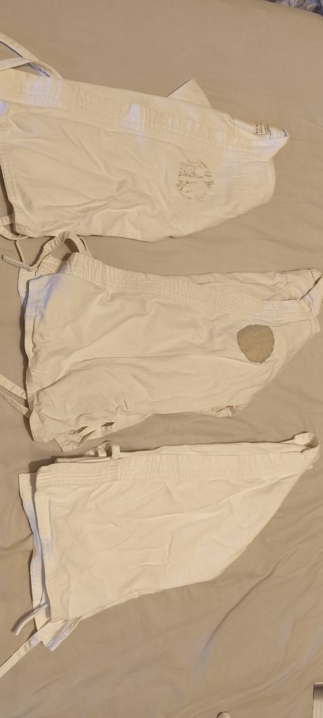 3 kimonos de criança + cintos (para desocupar)