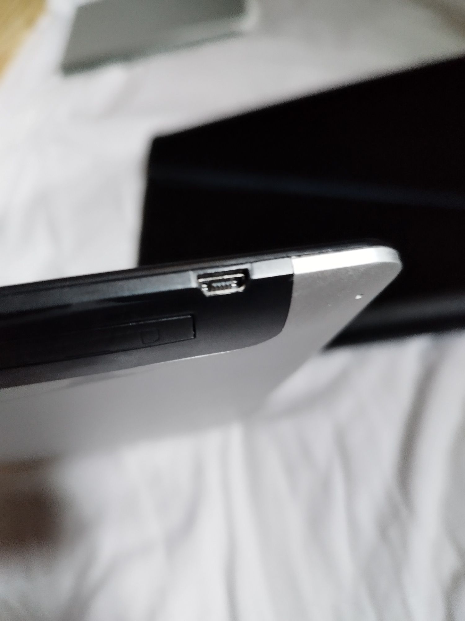 Tablet NTT MQ97G