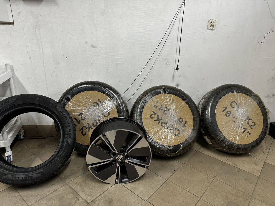 NOWE Felgi z oponami Skoda oryginał 19”